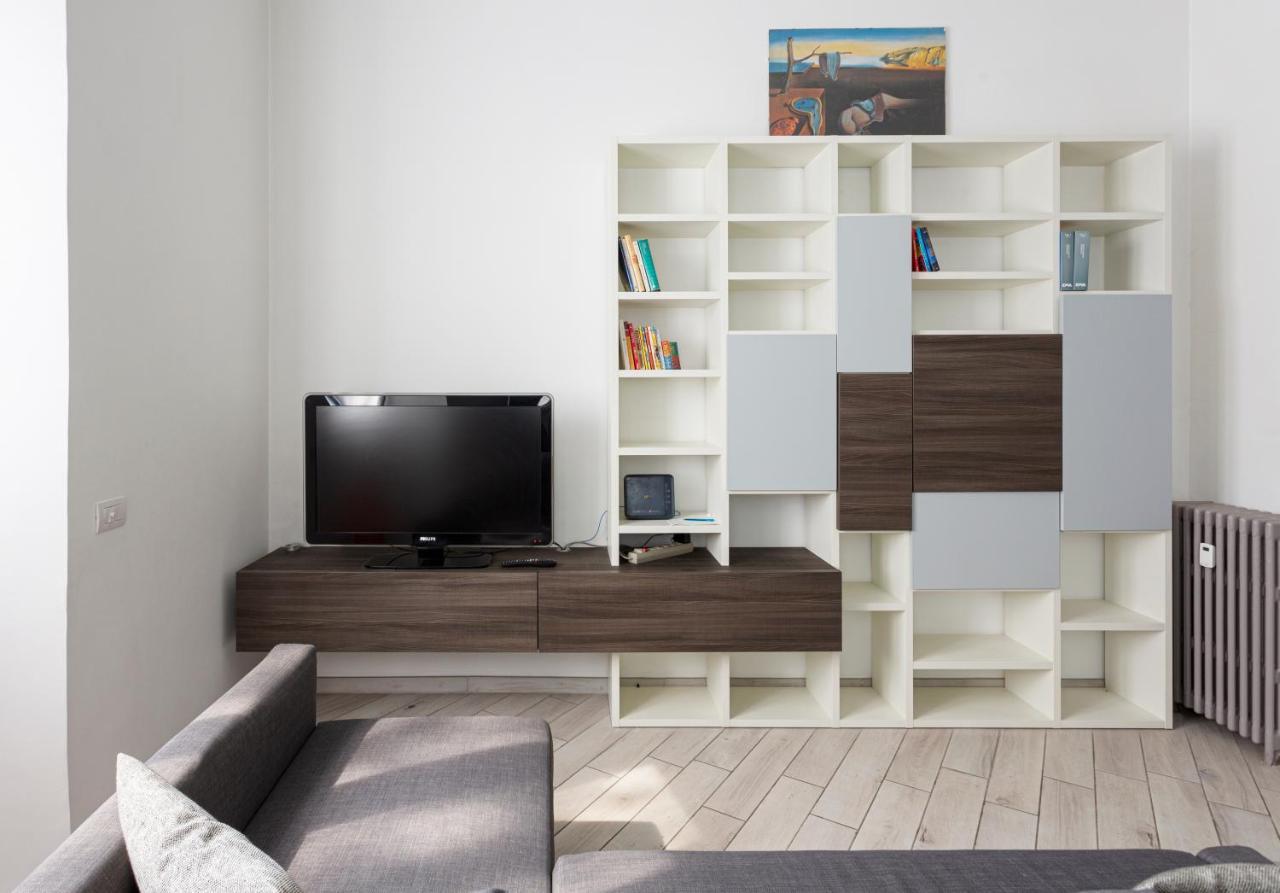 Spacious Retreat Steps From Lambrate Metro- Via Pacini Milan Bagian luar foto