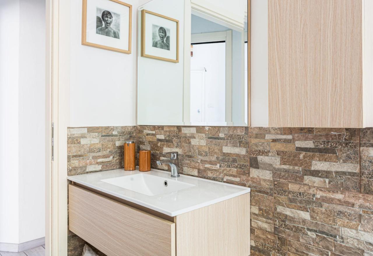Spacious Retreat Steps From Lambrate Metro- Via Pacini Milan Bagian luar foto